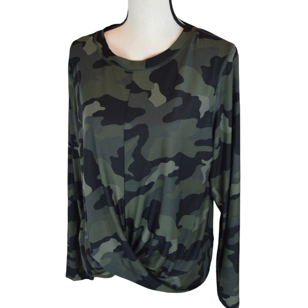 Old Navy‎ Relaxed Breathe ON Twist-Hem Cropped Top, Green Camo - Size XL 483333 - Picture 2 of 7